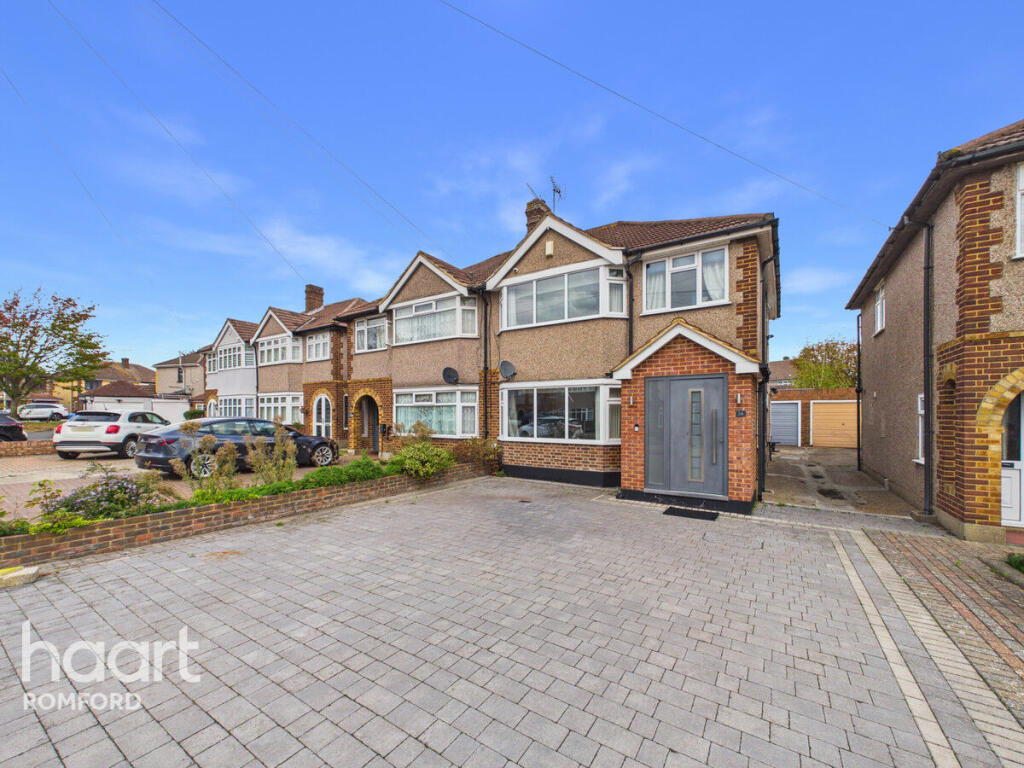 Moray Close, Romford photo 2