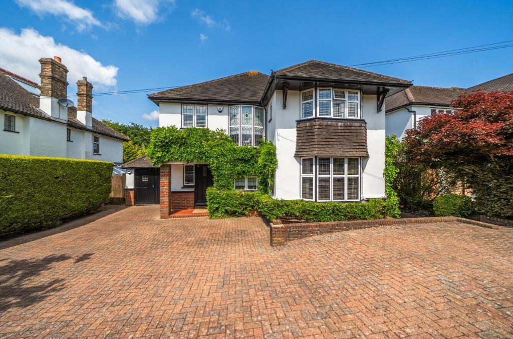 Main image of property: Glebe Hyrst, Sanderstead, Surrey, CR2 9JE