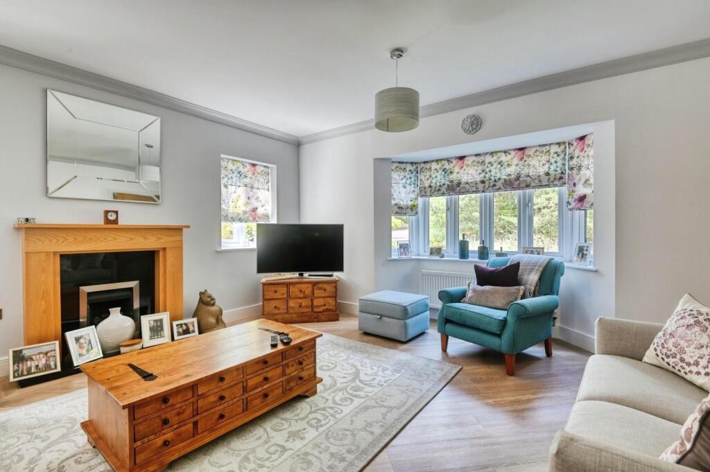 House in Sutton Coldfield, Driffold - View 4