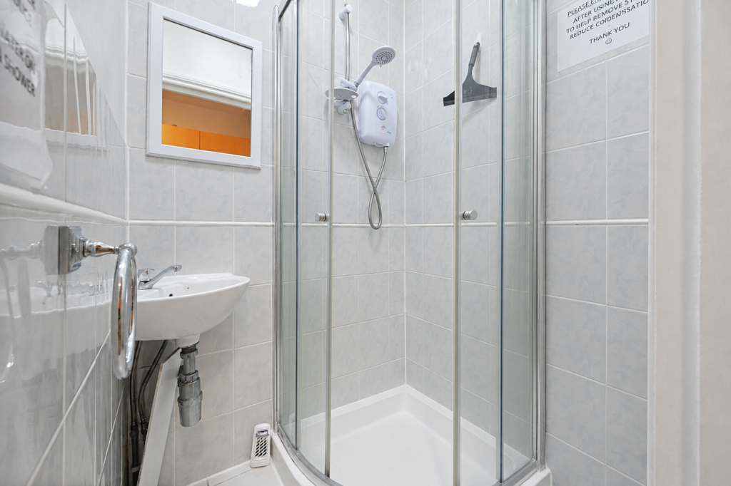 House in London, Greenhill, Wealdstone - View 4
