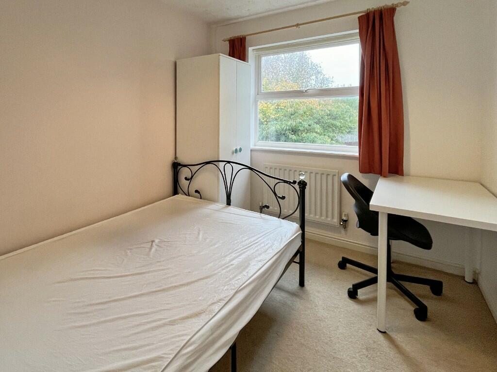 1 bedroom house share for rent