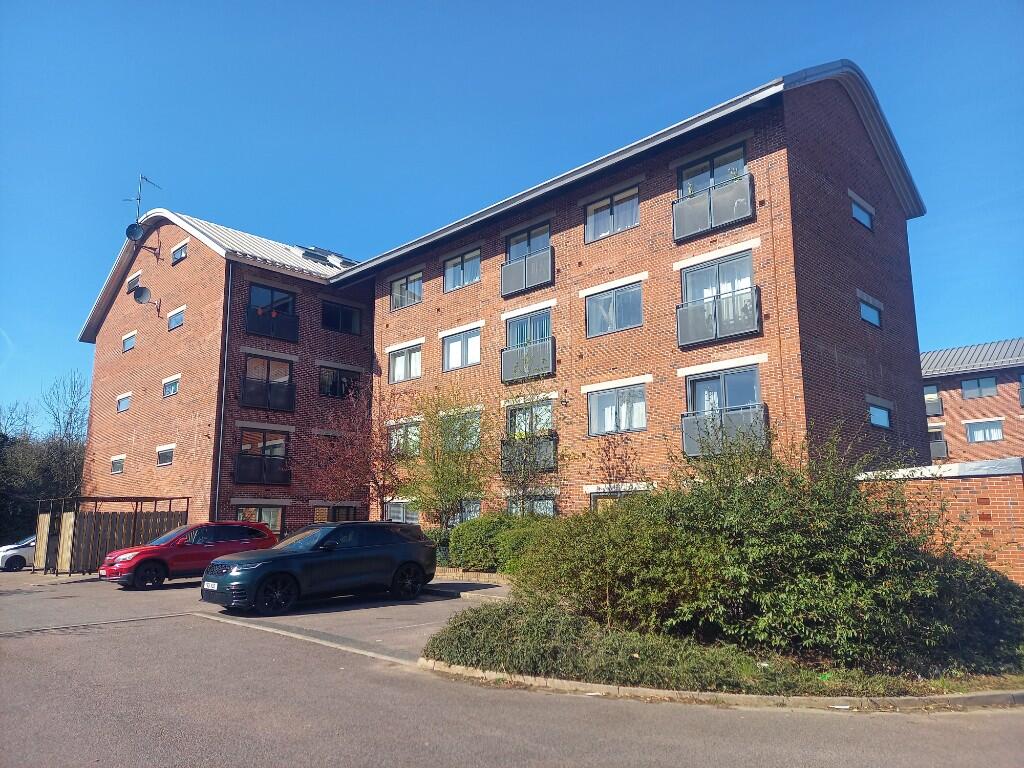 Main image of property: Camlough Walk, Chesterfield, Derbyshire, S41