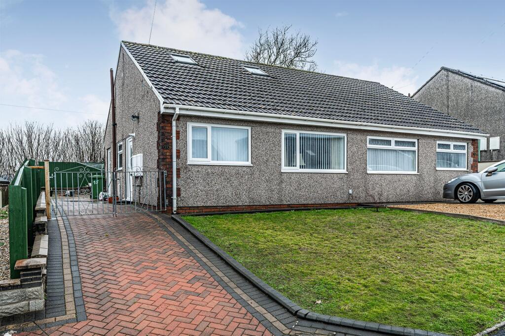 Main image of property: Clos Powys, Beddau, CF38