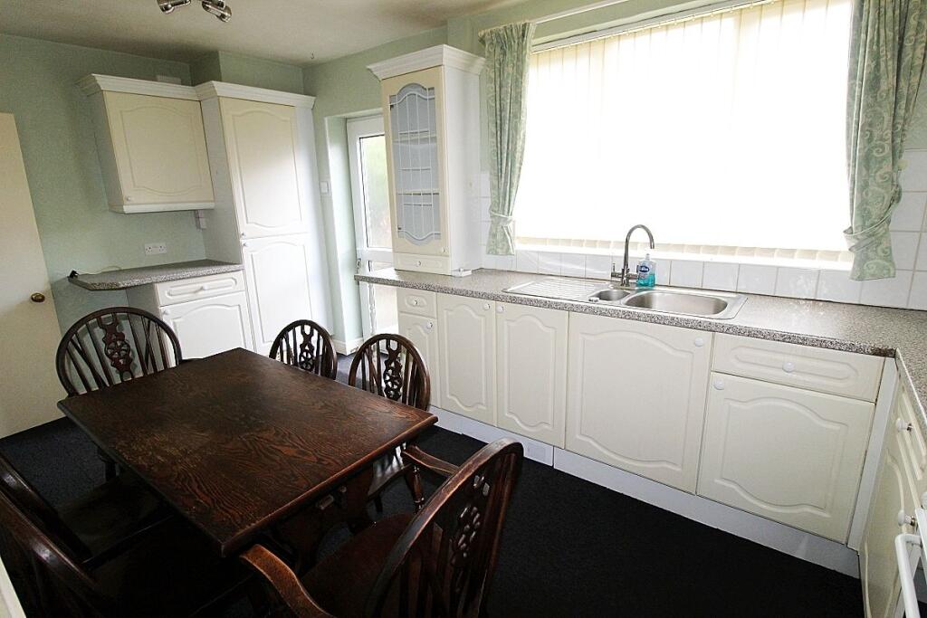 House in Rotherham, Greasbrough - More