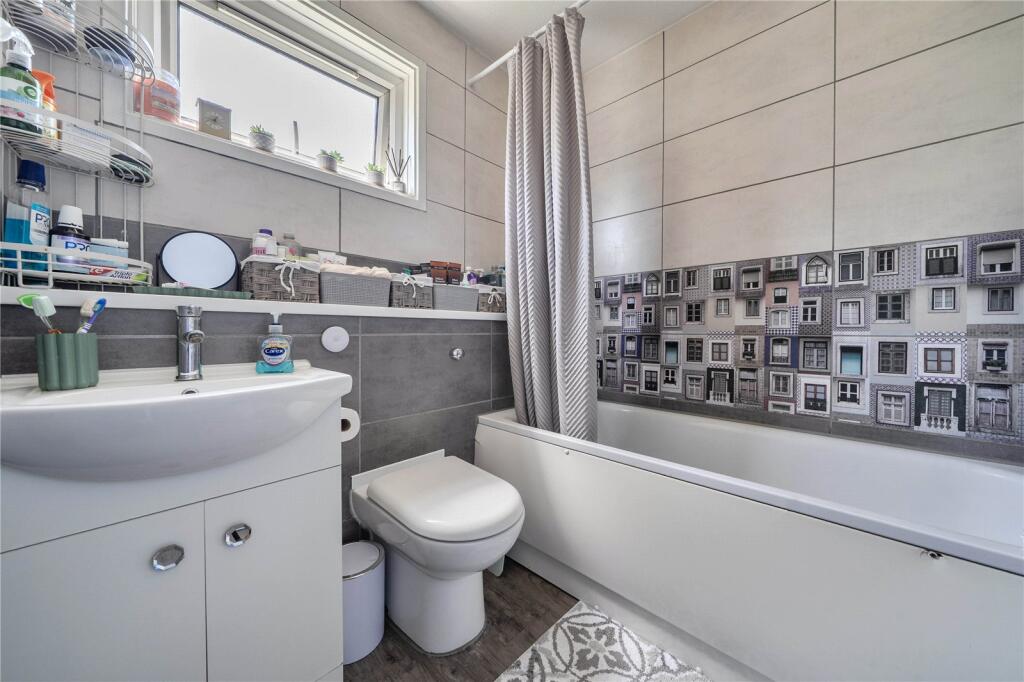 Lehar Close, Basingstoke, Hampshire - More