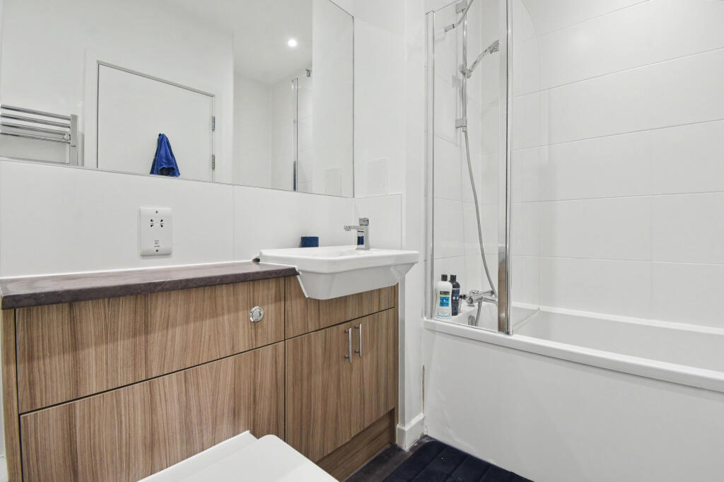 Apartment in Twickenham - More