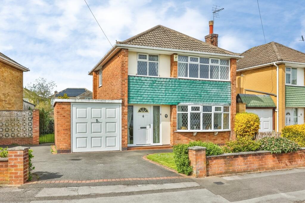 Main image of property: Vaughan Avenue, Hucknall, Nottingham, Nottinghamshire, NG15