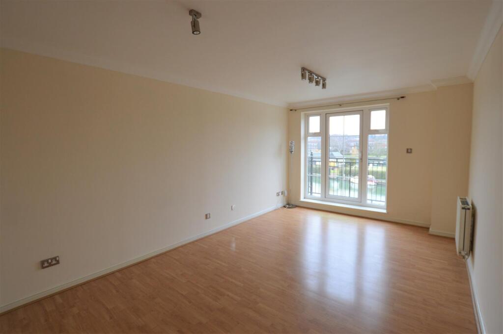 Apartment in Reading - More