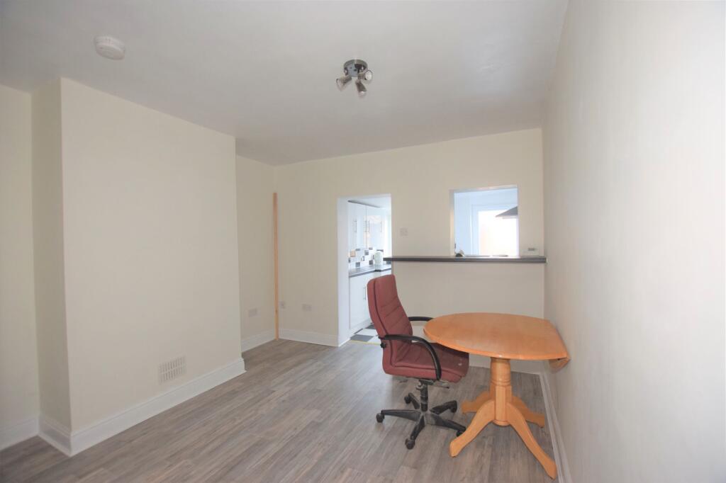House in West Lindsey, Gainsborough - View 4