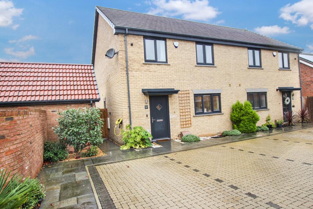 Main image of property: Welchs Close, Henlow, SG16