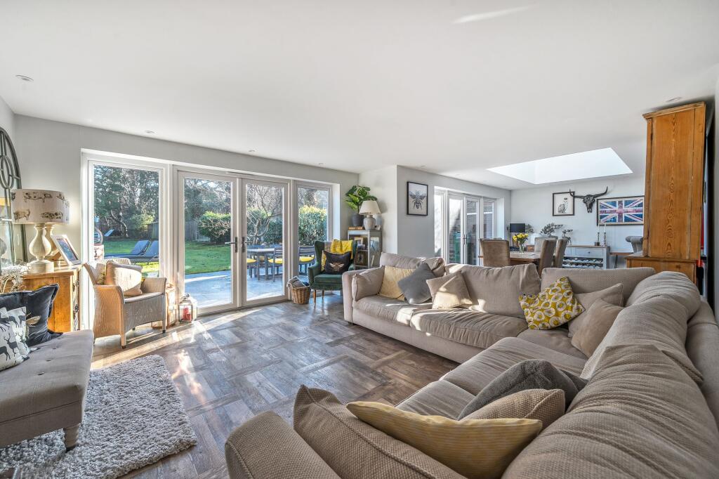 Frog Hall Drive, Wokingham, RG40 photo 2