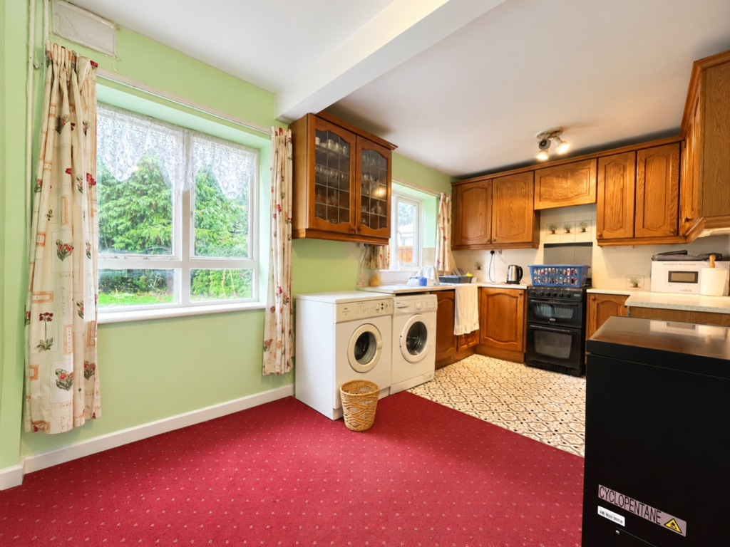 Marsh Lane, Wolverhampton, WV10 photo 2