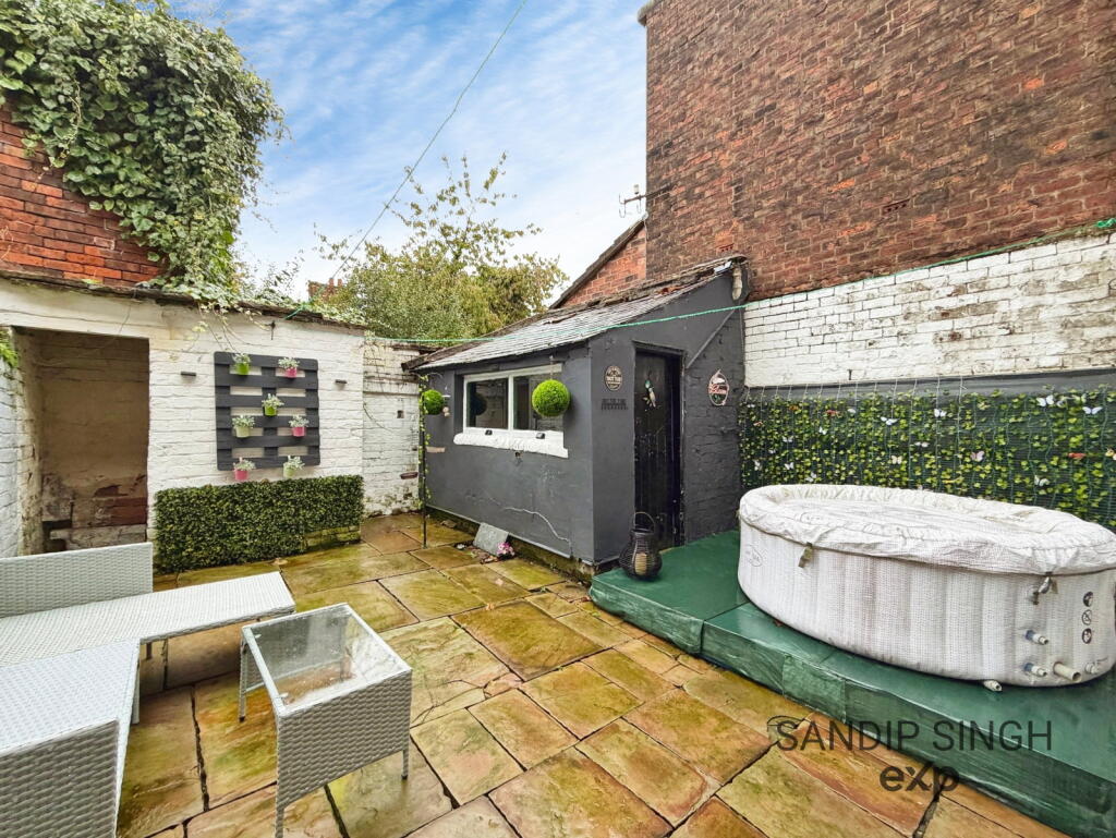 House in Preston - More