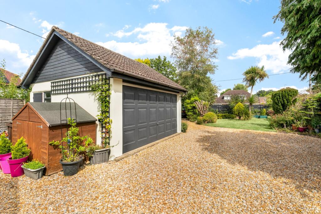 Nashgrove Lane, Wokingham photo 4