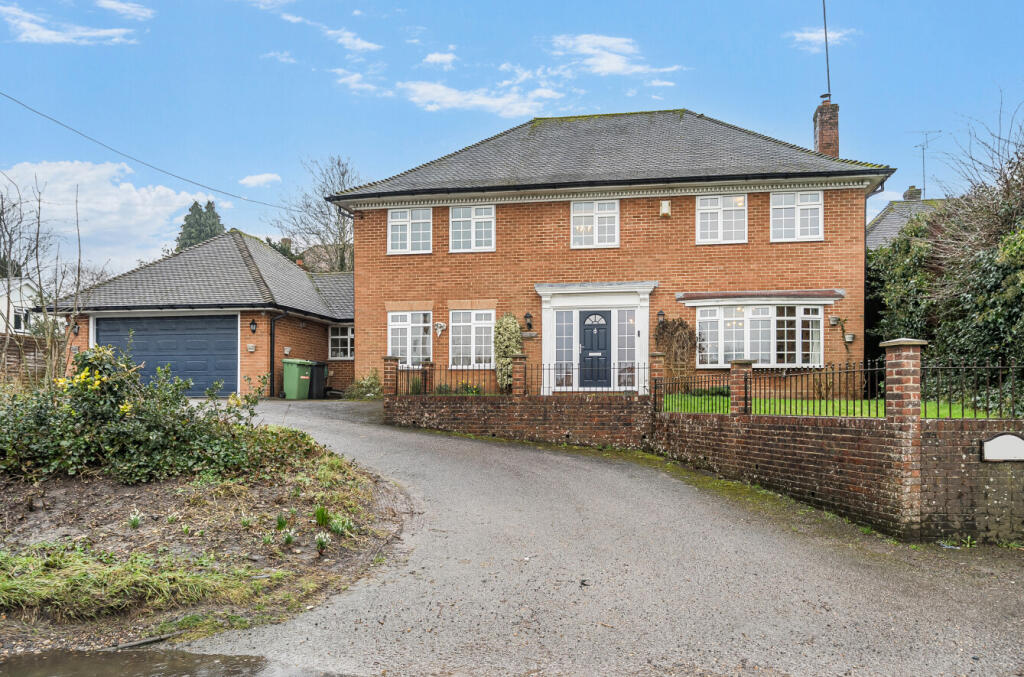 Main image of property: Basingstoke Road, Alton, Hampshire, GU34