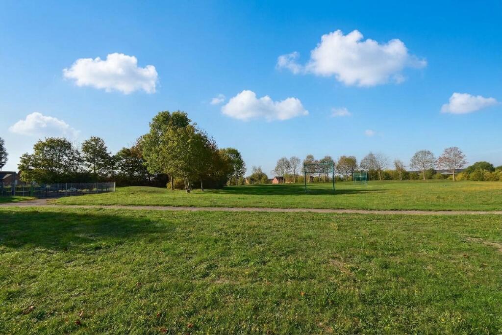 Odin Close, Bedford, MK41 photo 2