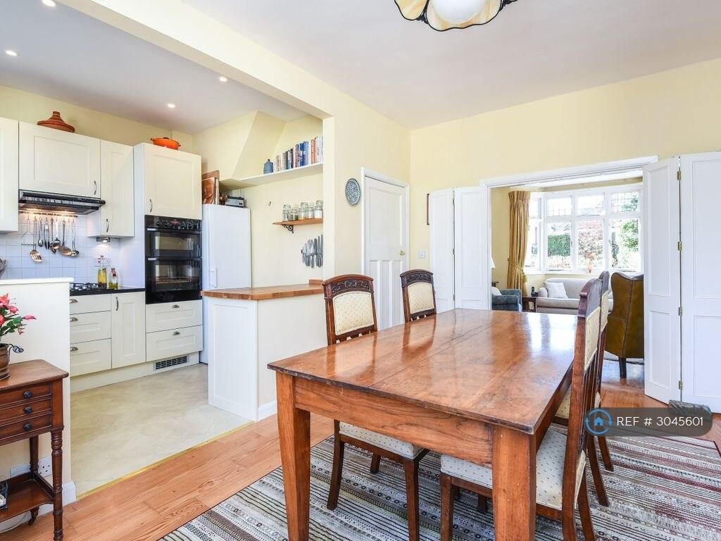 House in London, Southfields - View 2