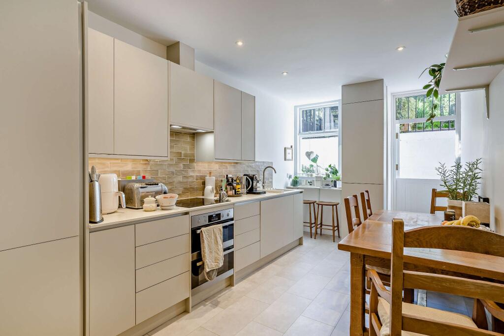Apartment in Edinburgh, Marchmont - View 2