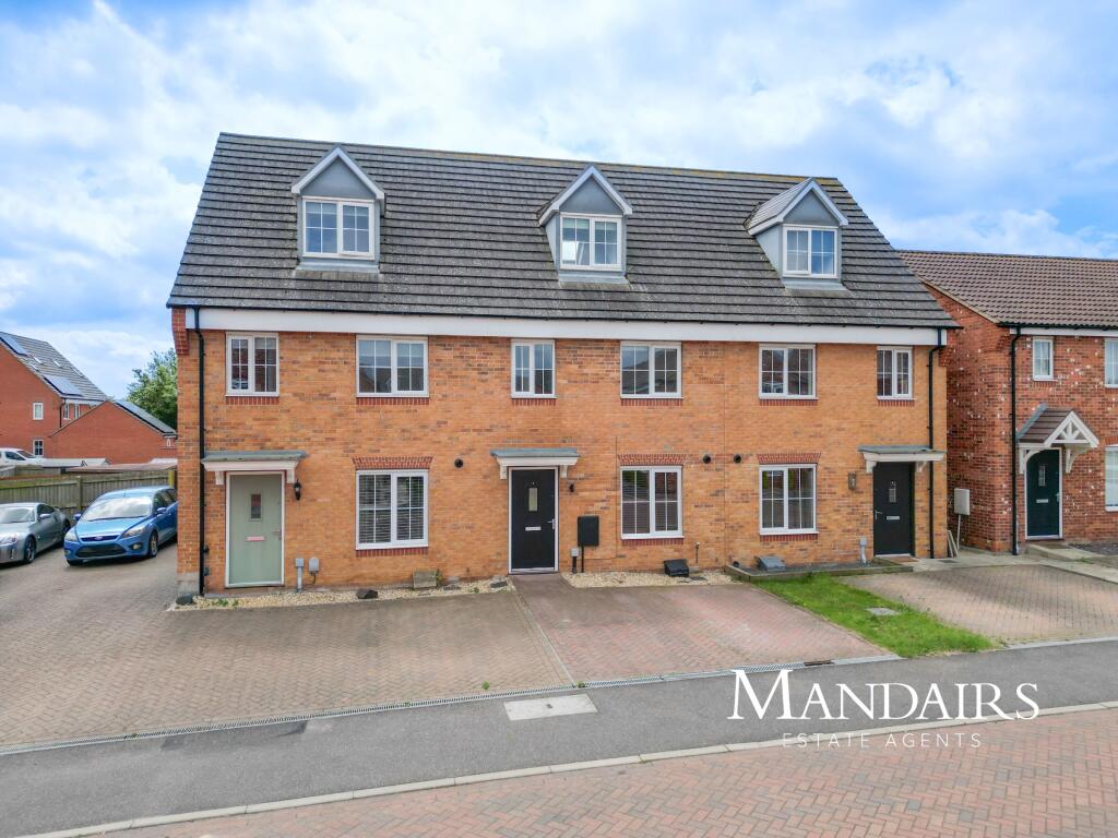 3-bed terraced on Market Rasen Drive, Bourne, £230,000