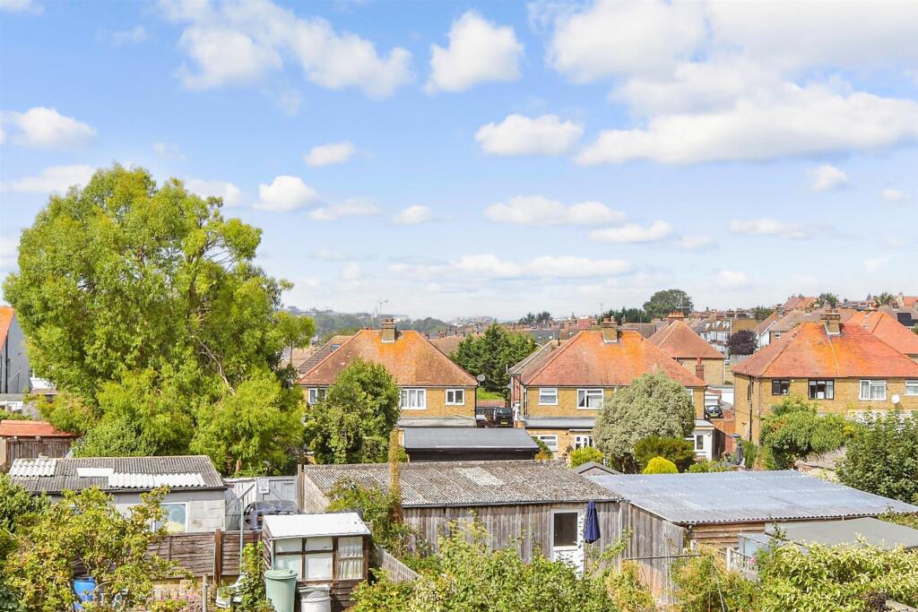 House in Canterbury - View 4