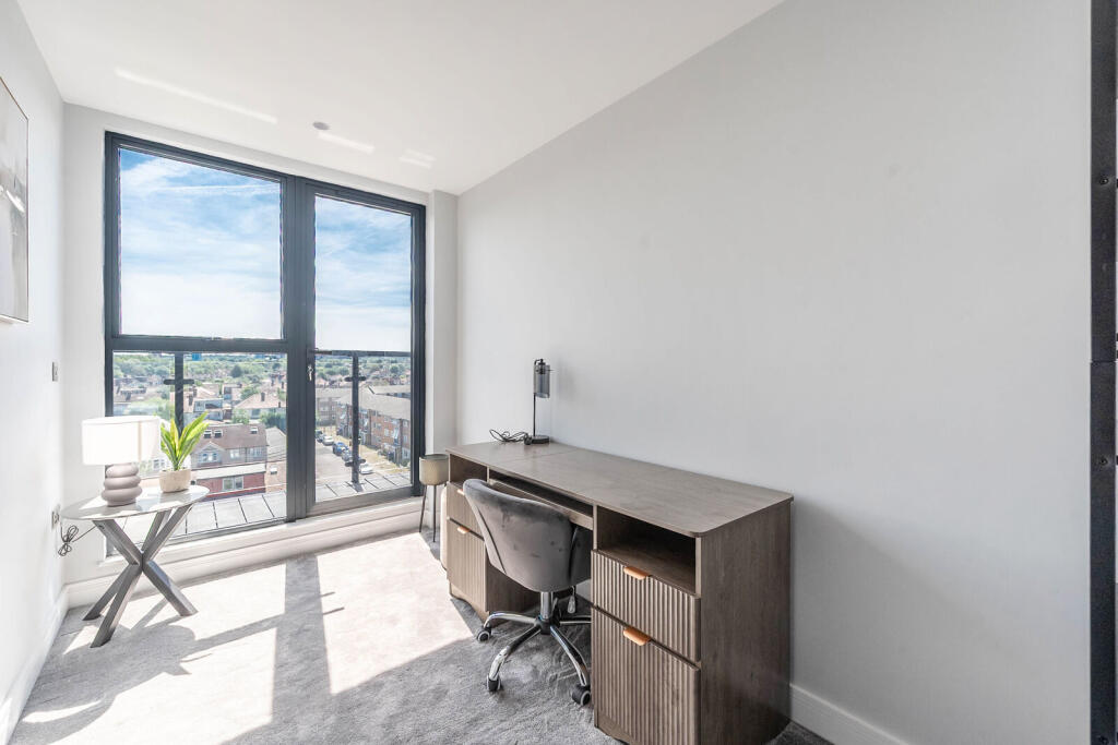 Apartment in Sutton - View 4