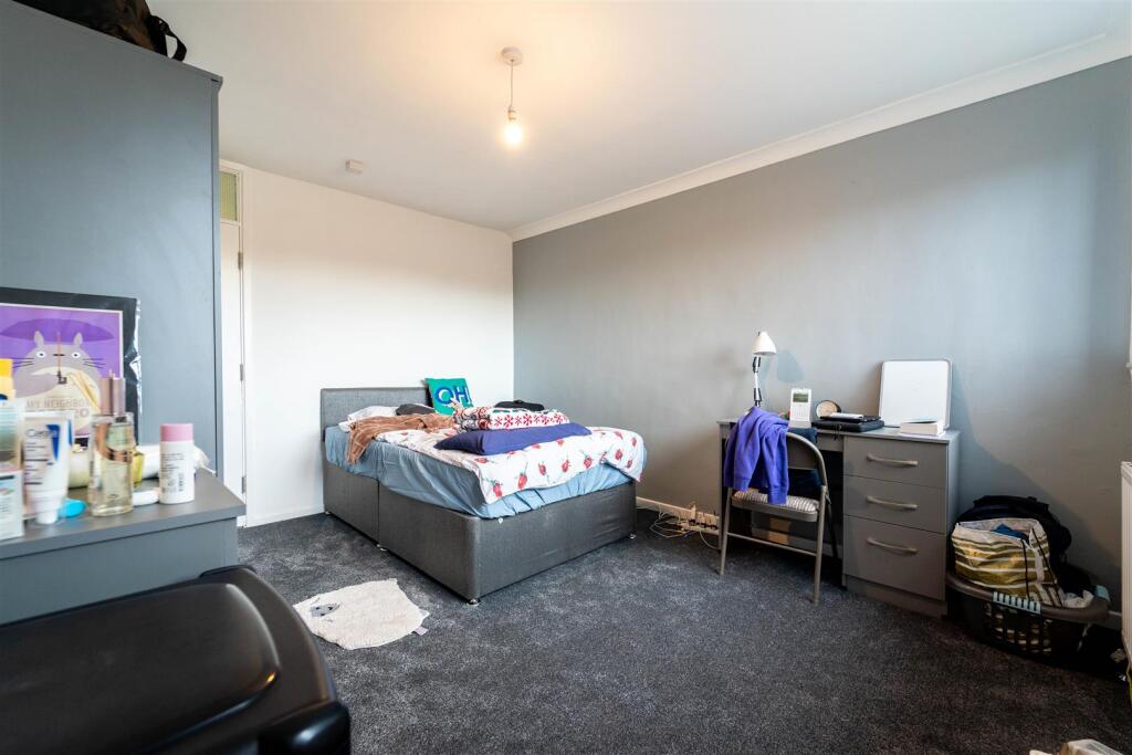 5 bedroom house for rent