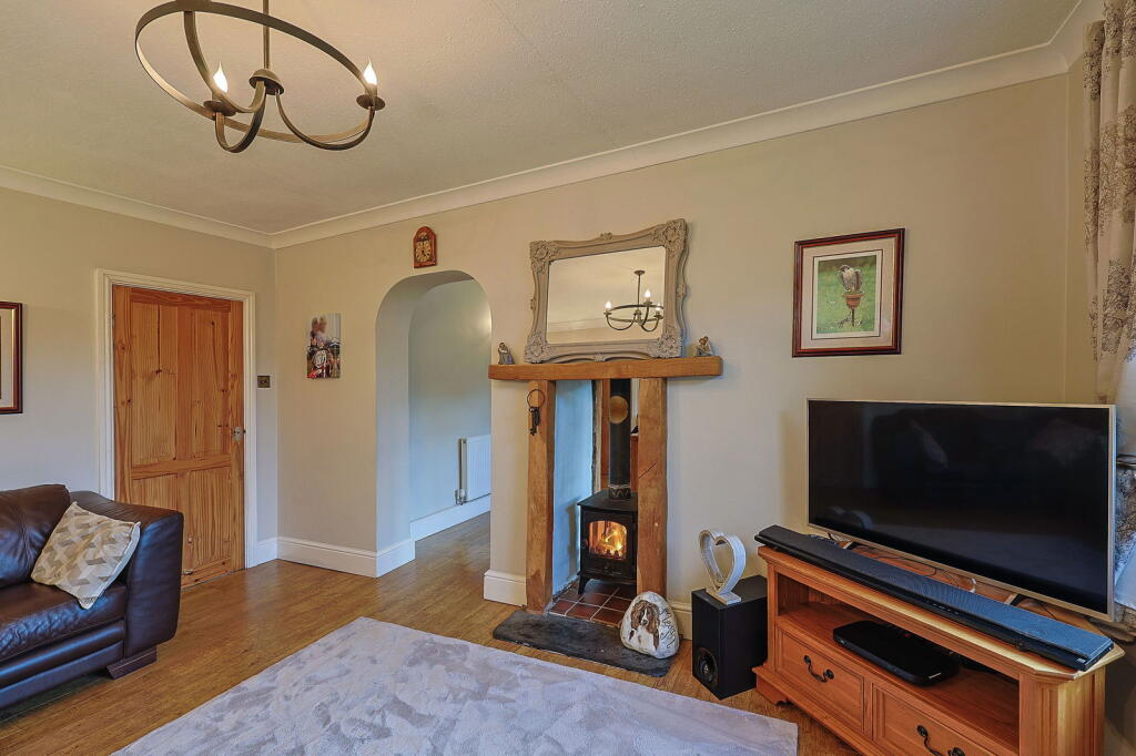 HIMLEY VILLAGE, Bridgnorth Road photo 2