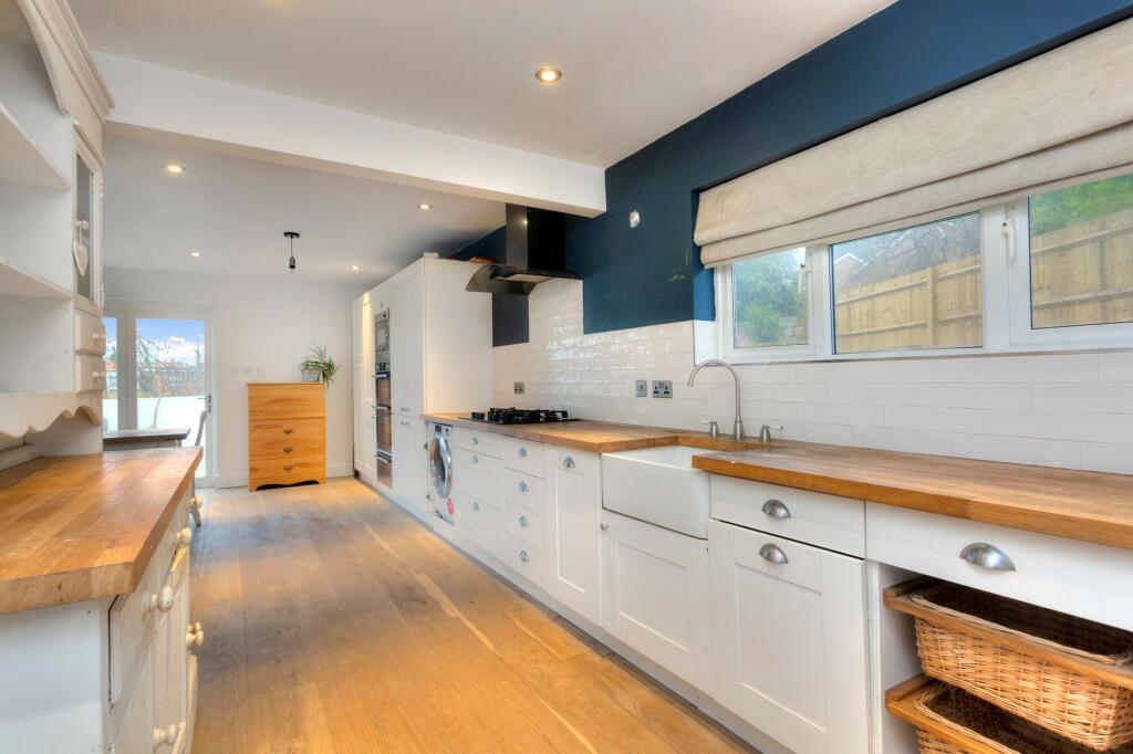 Oakdene Close, Portslade, BN41 photo 2