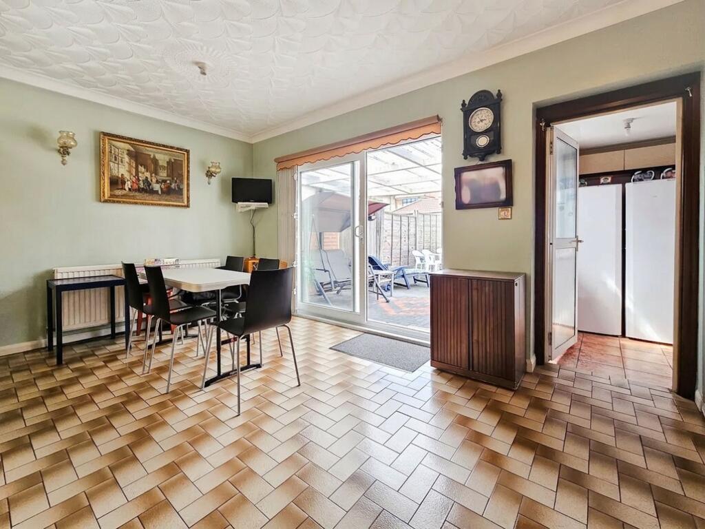 House in London - View 5