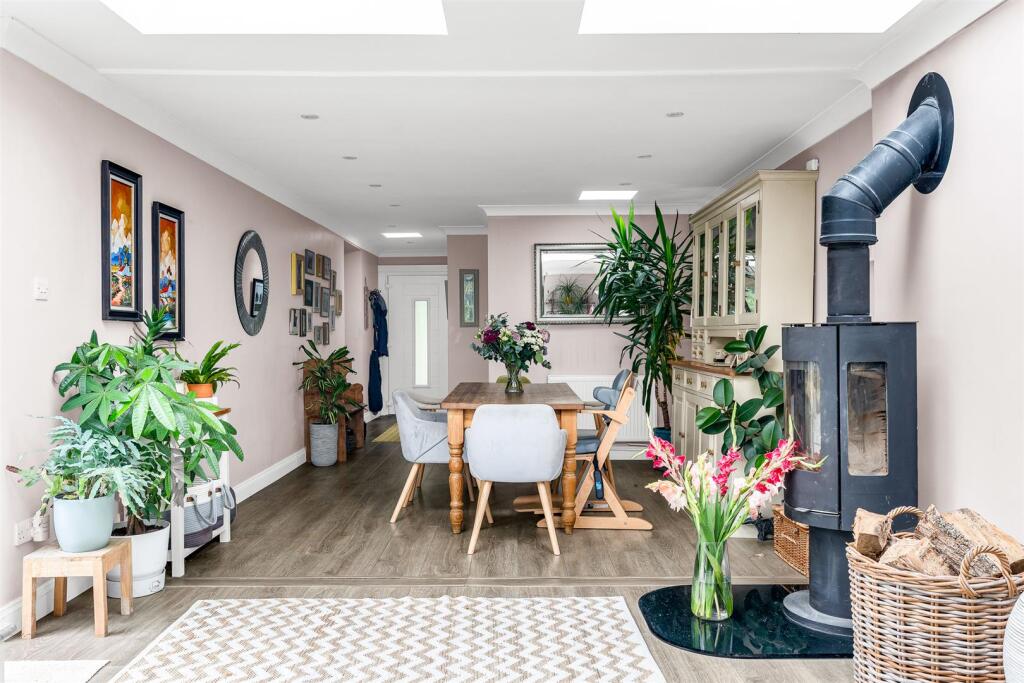 House in Welwyn Hatfield, Welwyn - View 5