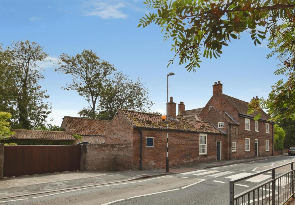 Main image of property: Fletchergate, Hedon, Hull