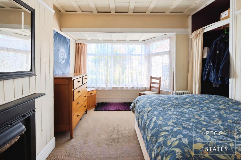 House in Torquay, Torbay - More