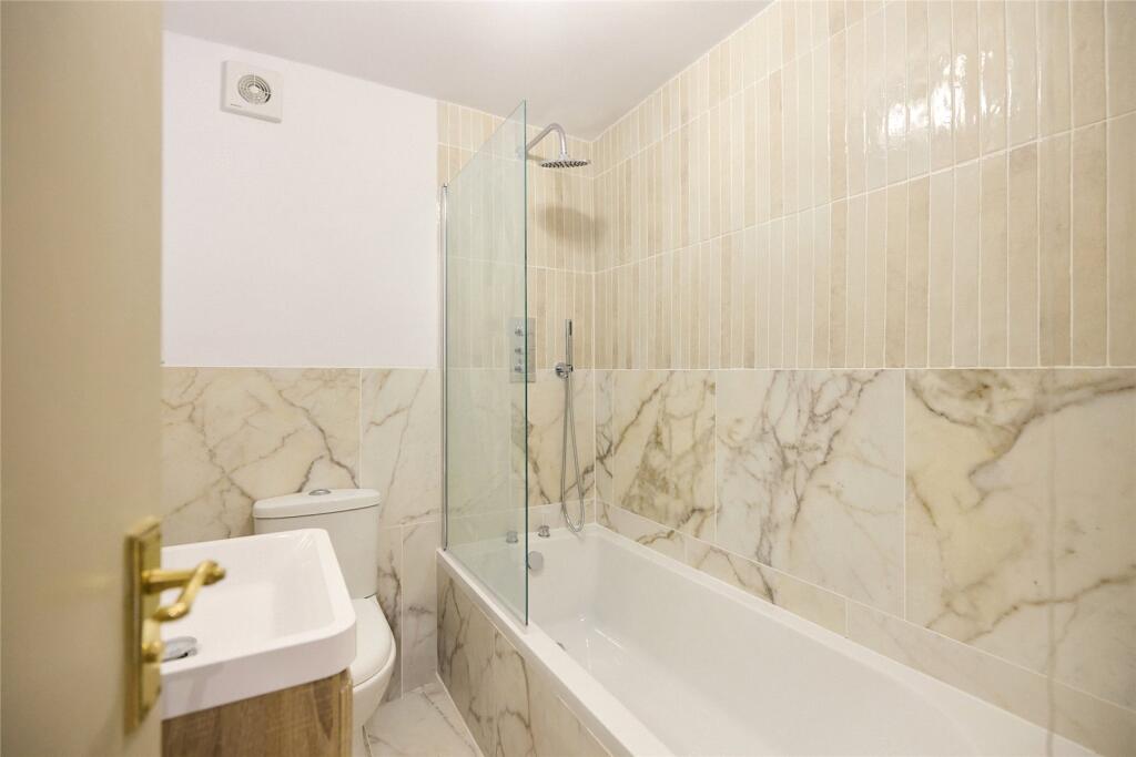 Apartment in London, Westbourne Green, Bayswater - More