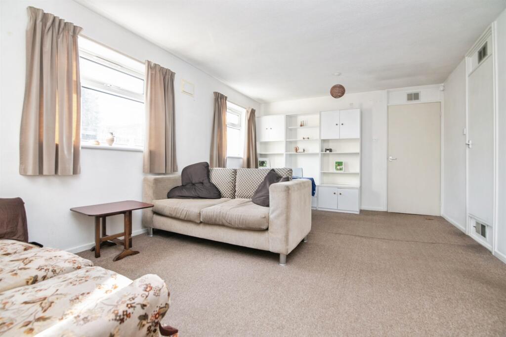 House in Sandwell, West Midlands - View 3