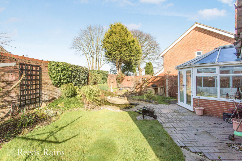 The Ridings, Whittle-le-Woods, Chorley, Lancashire, PR6 photo 2