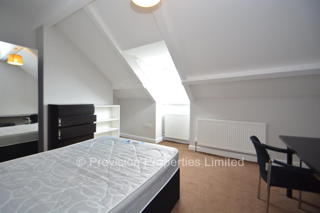 6 bedroom terraced house for rent