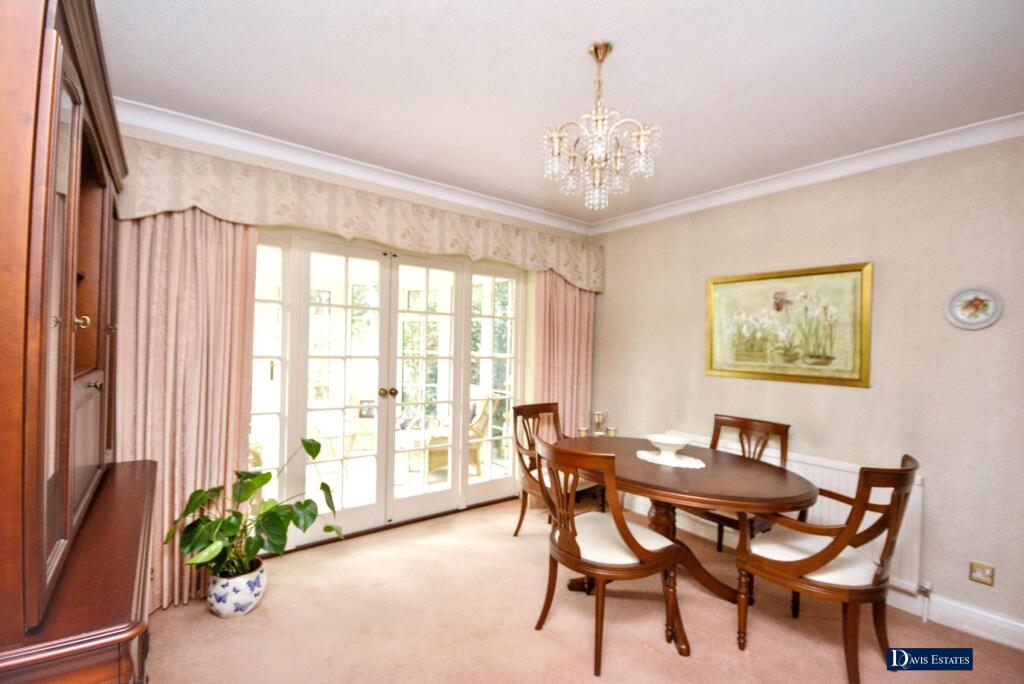 House in London, Emerson Park - More