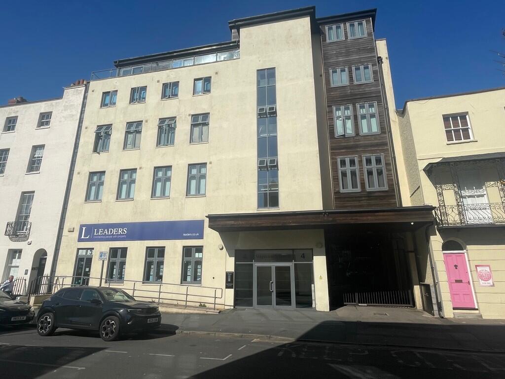 Main image of property: Stagecoach House, 4 Bath Street