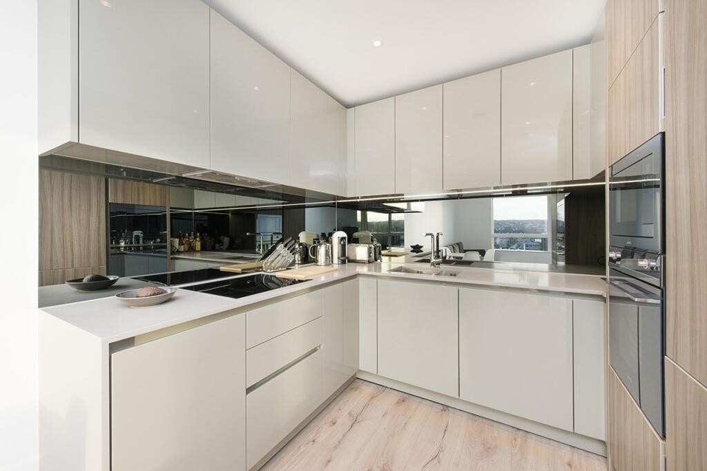 Apartment in London - More
