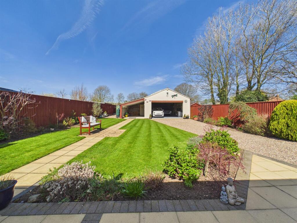 House in East Lindsey, Covenham St Mary - View 4