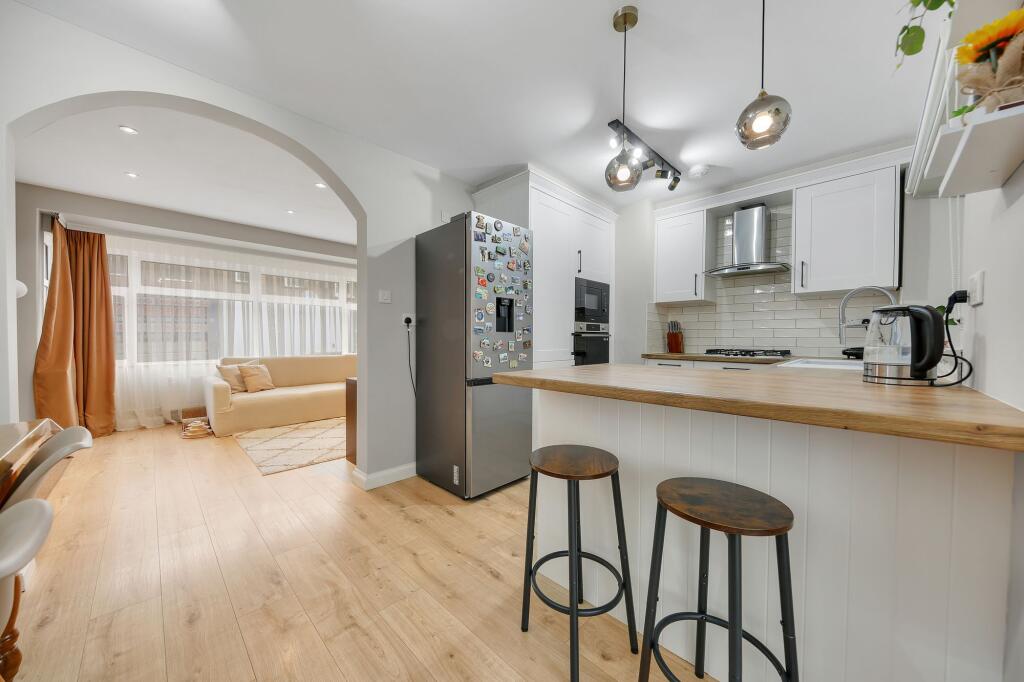 Apartment in London, Canning Town - More