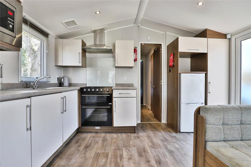 House in Poole, Turlin Moor - View 4