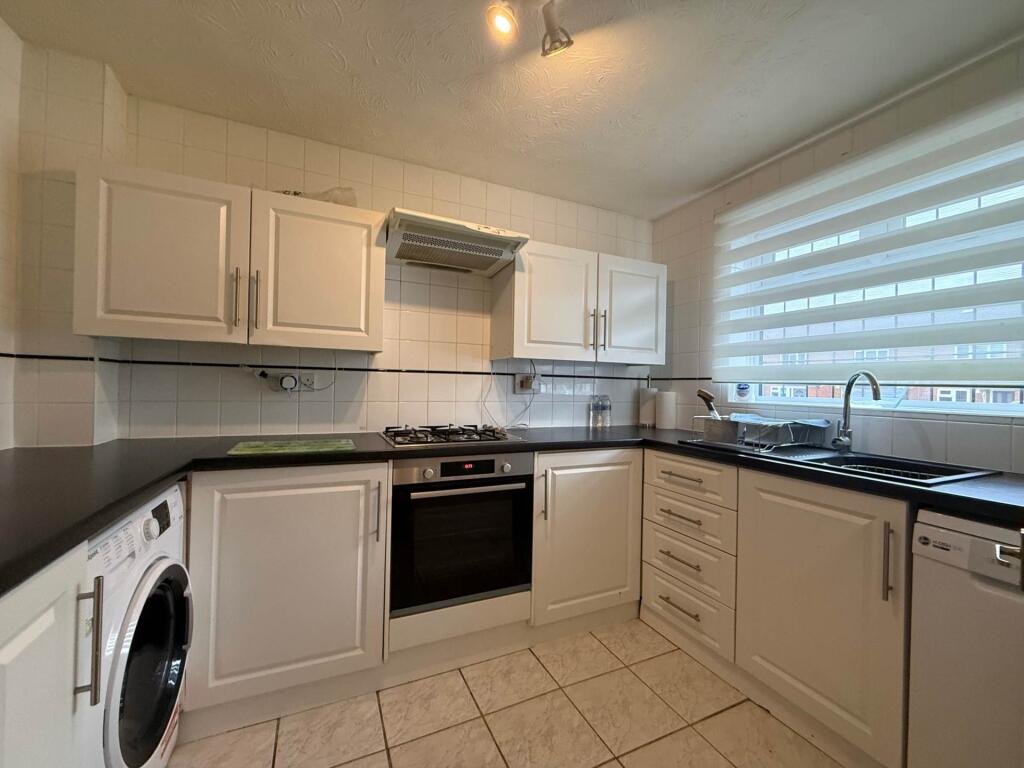 Foxhollow Drive, Bexleyheath ** VIDEO & 3D FLOORPLAN AVAILABLE ** photo 2