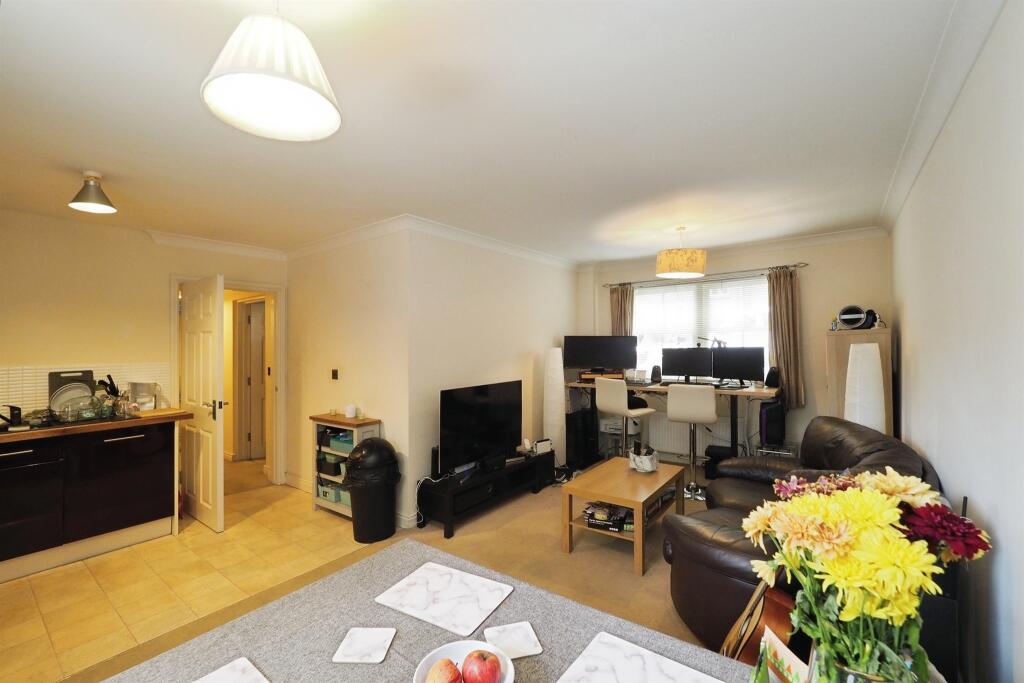 Apartment in Derby - View 5