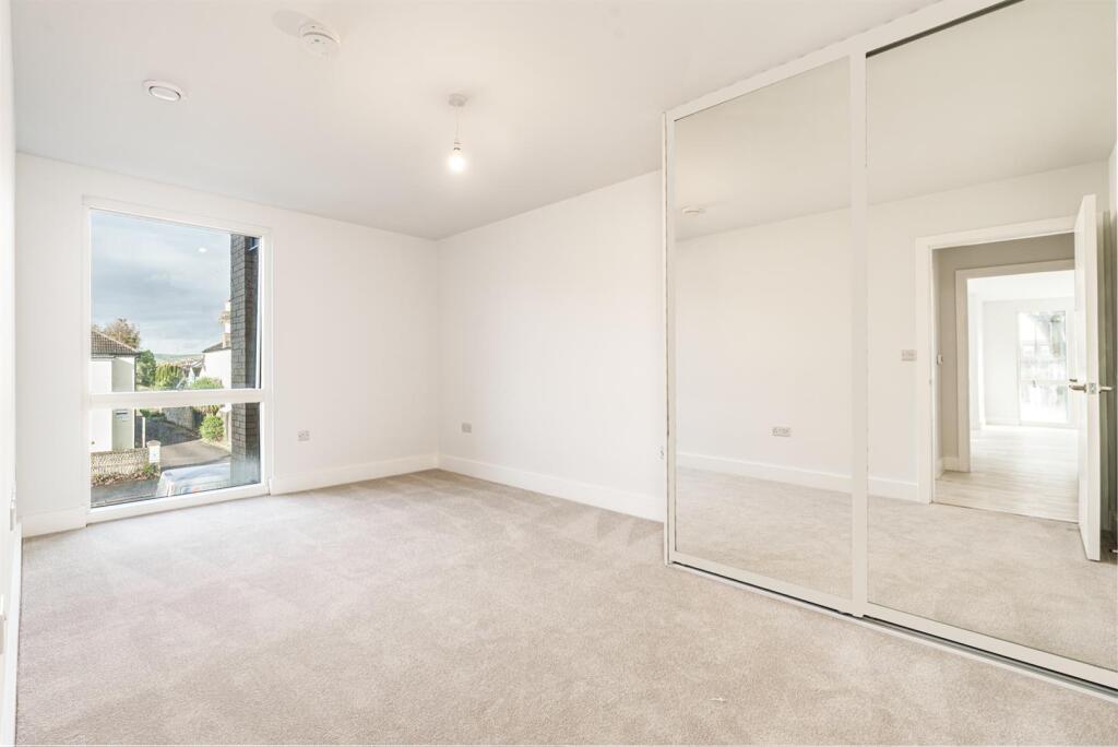 House in Worthing, West Sussex - View 2