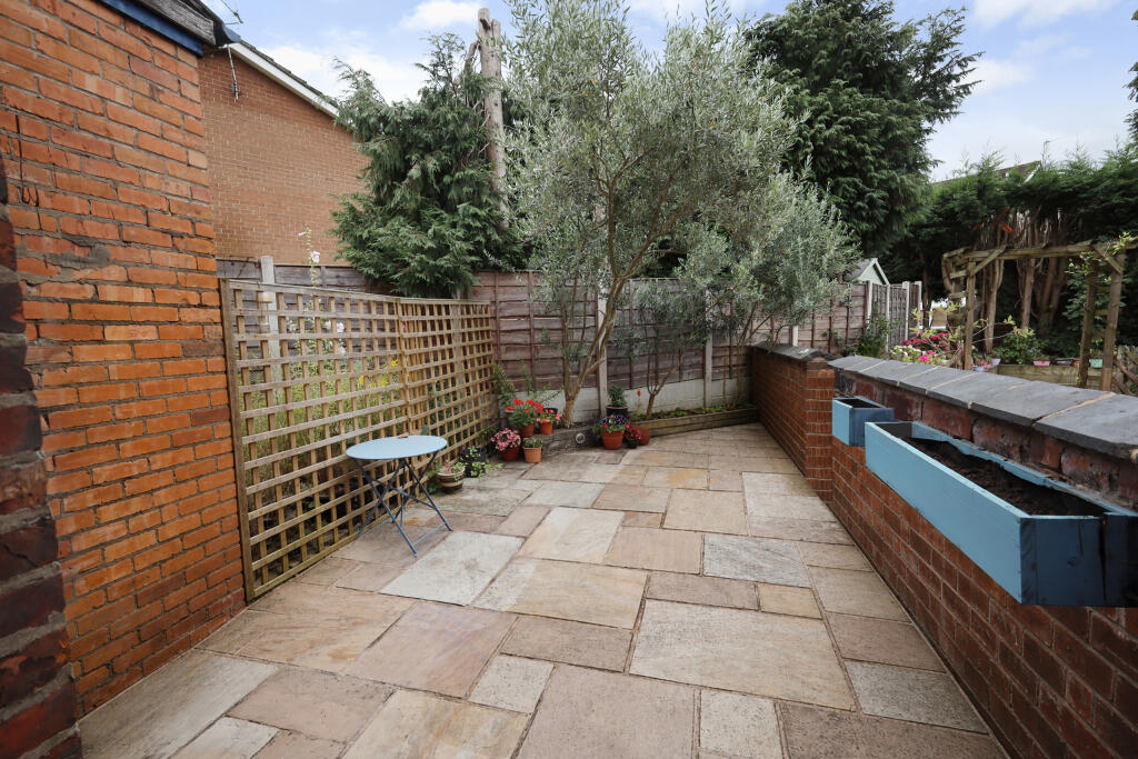 House in Stockport, Greater Manchester - View 4
