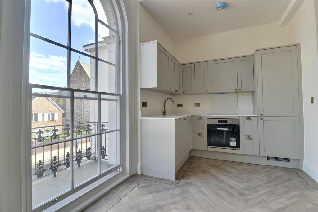 Apartment in Portsmouth - View 2