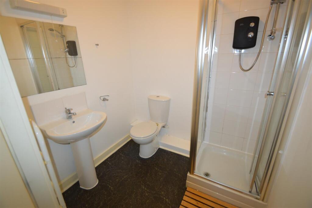 Apartment in Manchester, Hulme - View 5