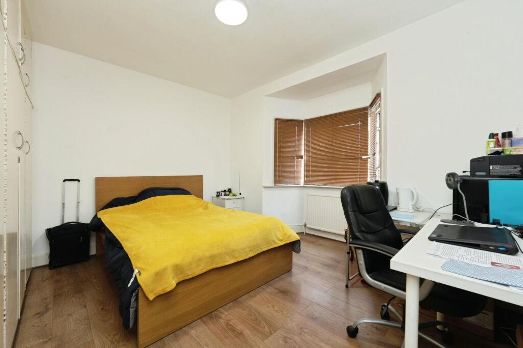 House in London - View 3