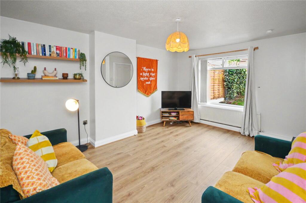 House in Leeds, West Yorkshire - View 2